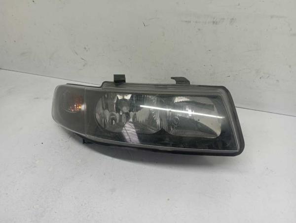 PHARE DROIT SEAT - Vue 1